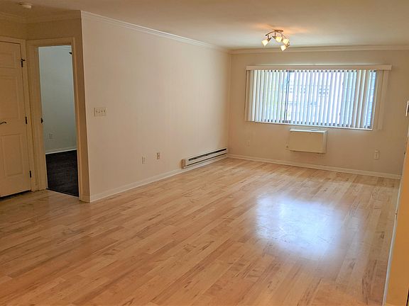 5th image of 1108 N Milwaukee St Unit 302
