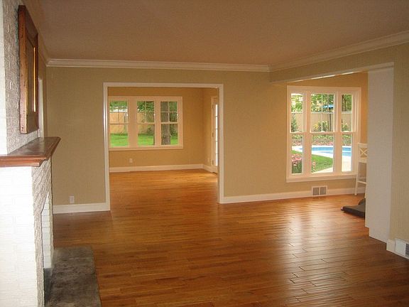 Living Room/ Sun Room