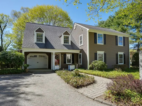 4 Newell Dr, Medfield, MA 02052