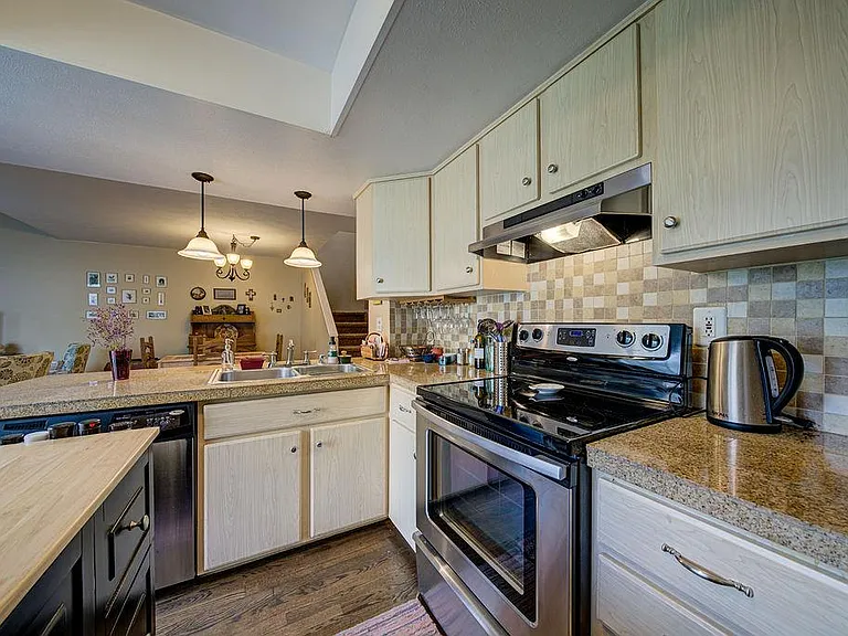 434 Cobblestone Dr — Photo 9