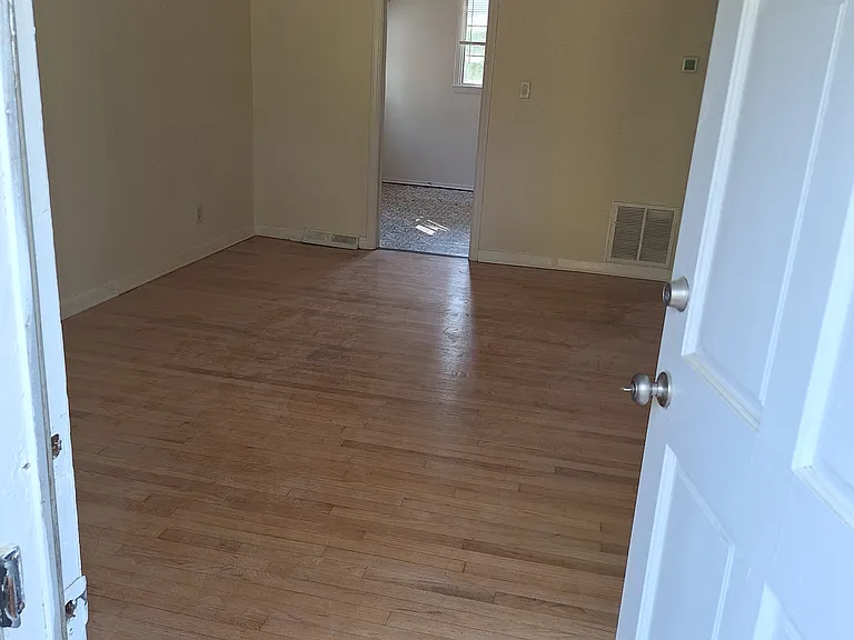 1916 Manteo Ct — Photo 22