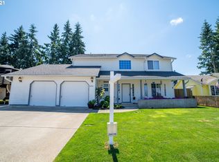 2232 Riviera Ct, Hubbard, OR 97032