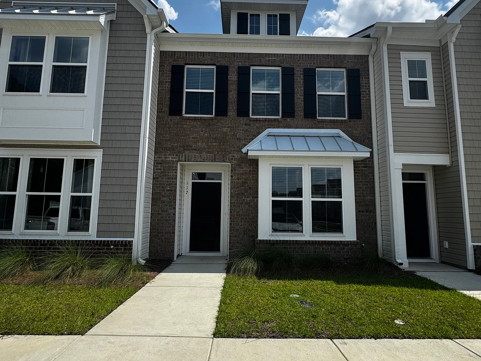 3 bed, 2.5 bath, 2000 sqft, $2,000 — Photo 1