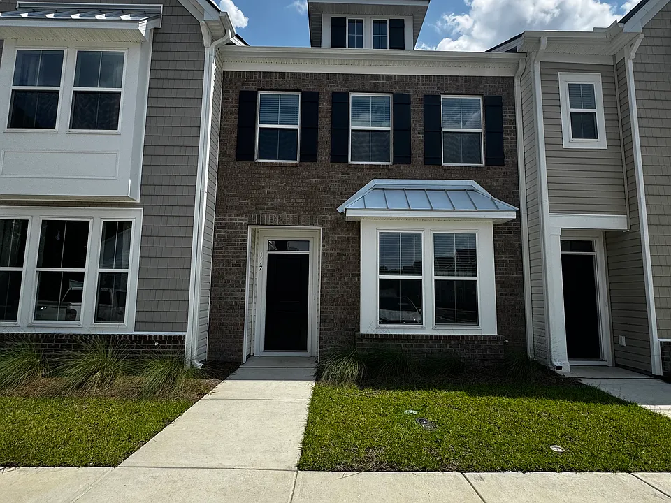 125 Forestbrook Falls Dr