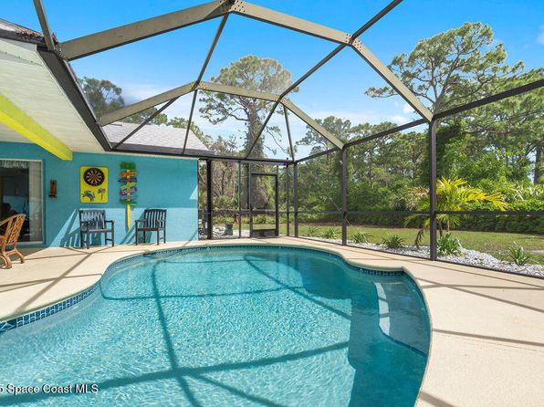 1263 Schumann Dr, Sebastian, FL 32958
