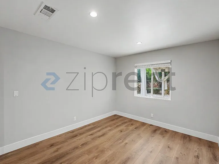 14139 Gault St — Photo 15