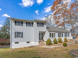 23 Bonaparte Point Rd, Hopatcong, NJ 07843