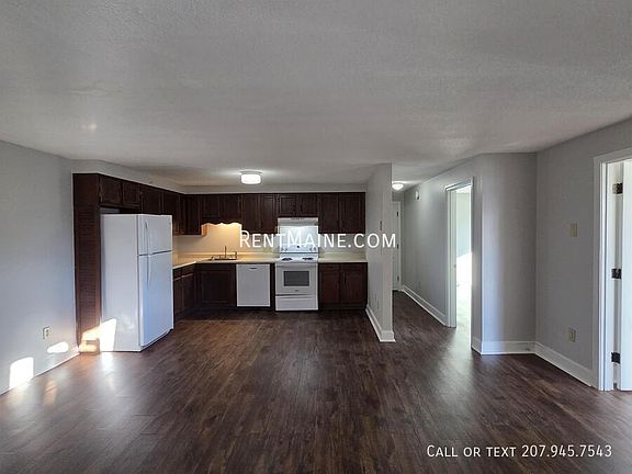 2nd image of 41 River Rd APT A11