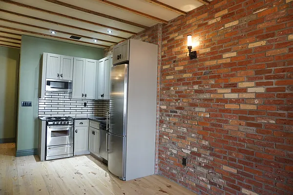 Rented by Lofts and Flats LLC | media 79