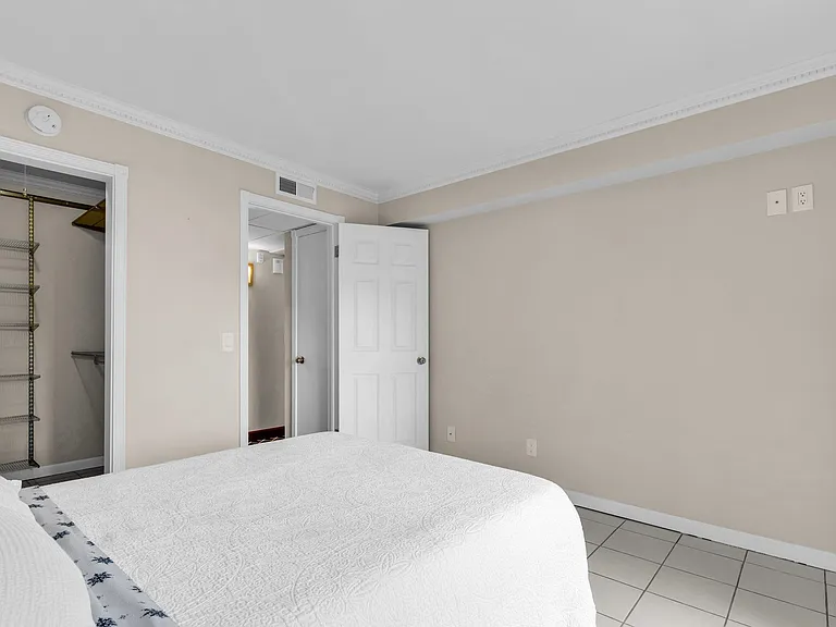 470 N Civic Dr #105 — Photo 31