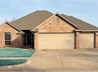 14116 N Glen Oaks Pl, Edmond, OK 73013
