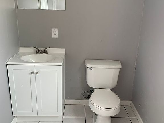 2nd image of 1502 Schuyler Ave #27