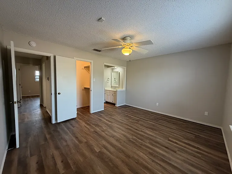 3401 Essex Ave — Photo 22