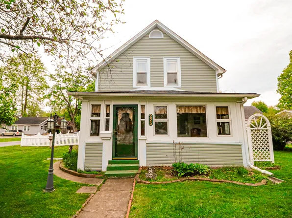 225 Jefferson Ave, Chesterton, IN 46304