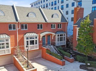 2 W Pine Ct, Saint Louis, MO 63108