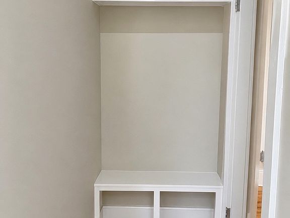 4th image of 22 Goldsmith St #4