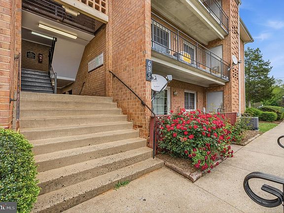 2nd image of 635 Waterloo Rd APT 222