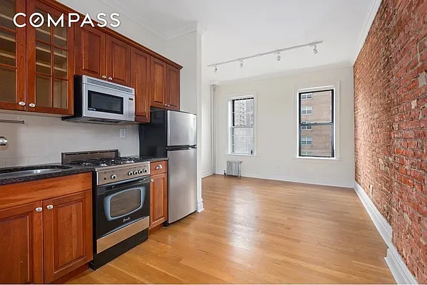 Rented by Compass | media 19