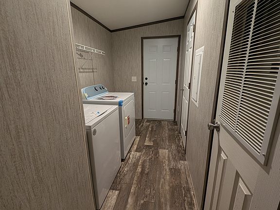 Mud Room to side entrance