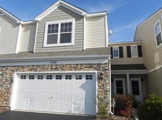 1540 Glacier Trl, Carpentersville, IL 60110