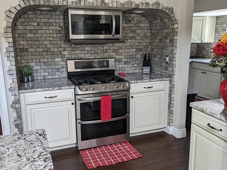 3696 Eisenhower Rd — Photo 3
