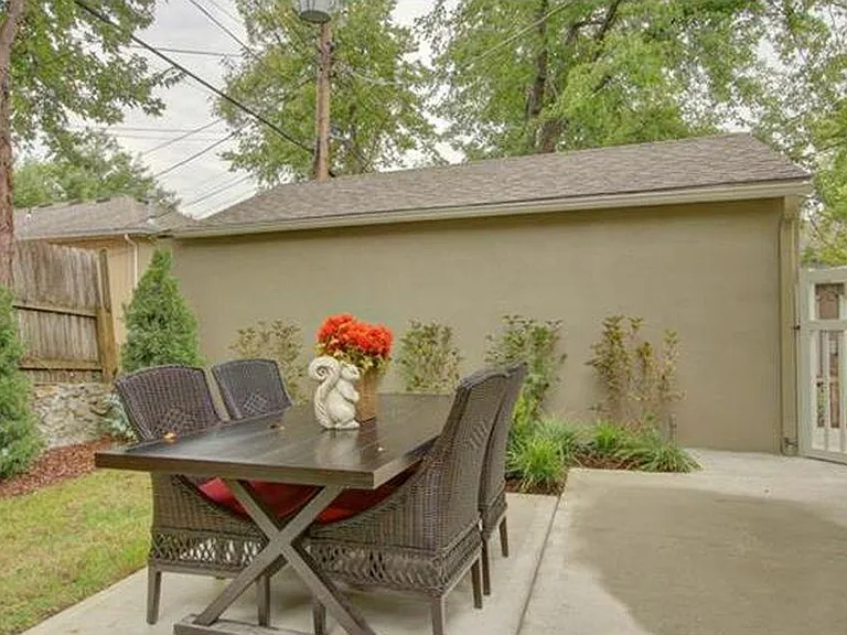 4617 Bell St — Photo 21