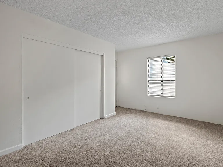 500 Glenwood Cir #411 — Photo 13