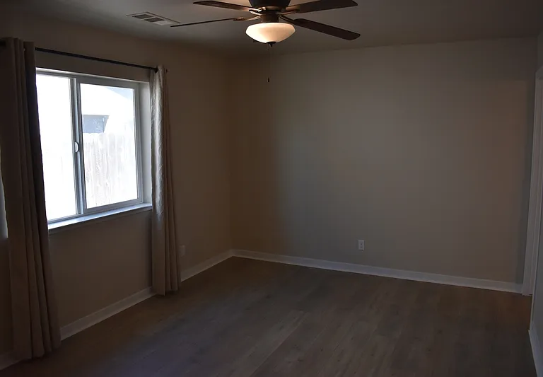 524 Janell Ct — Photo 16