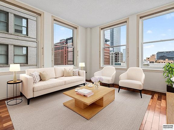 4th image of 300 S 16th St APT 802