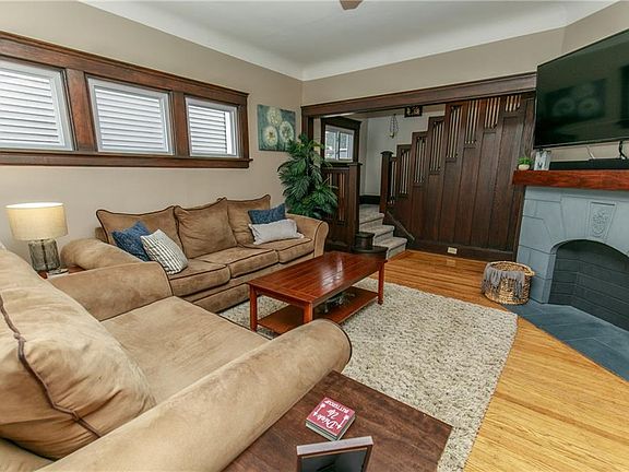 3rd image of 1610 Elbur Ave