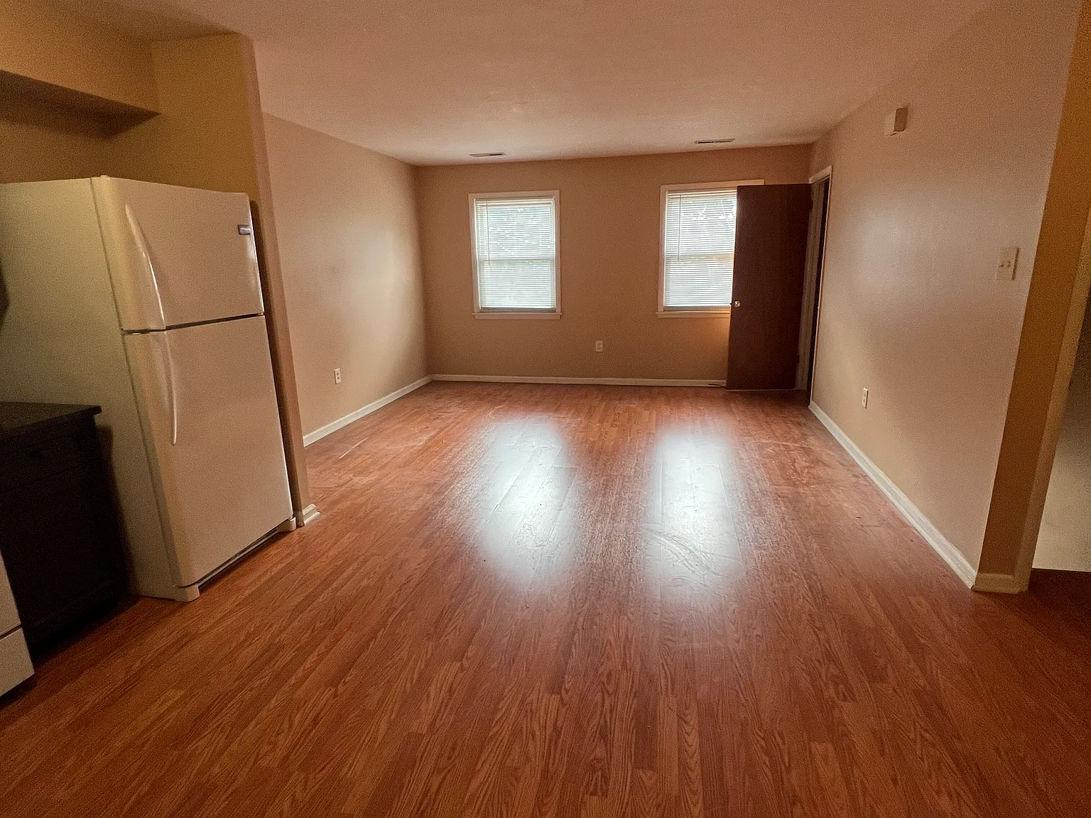 2 bed, 800 sqft, $1,250 — Photo 2
