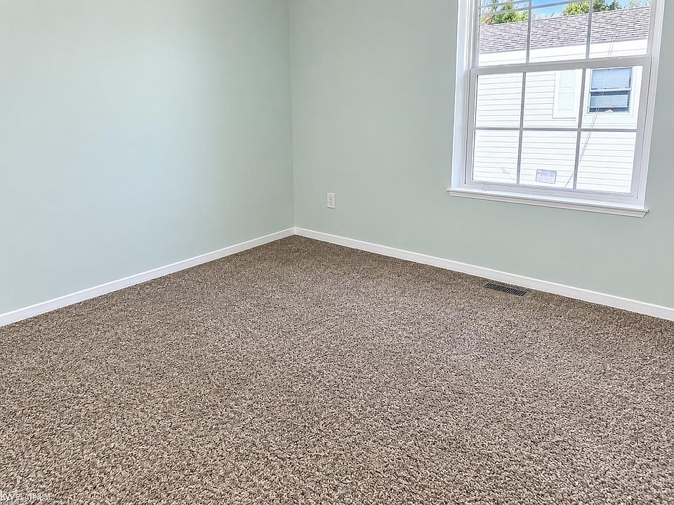 10th image of 14560 Keswick Dr