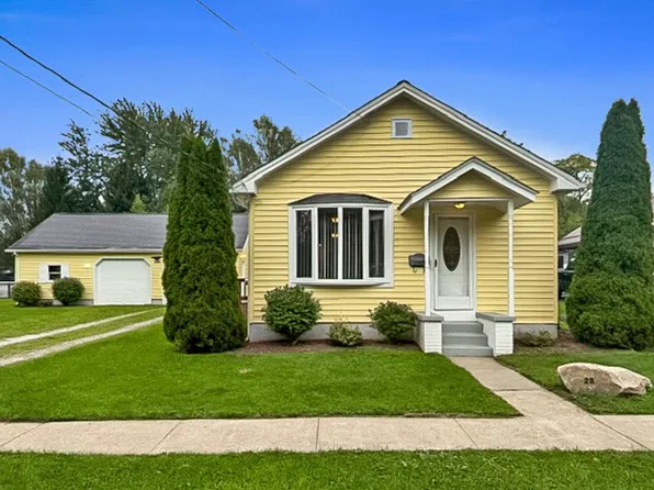 28 1st Ave, Albion, PA 16401