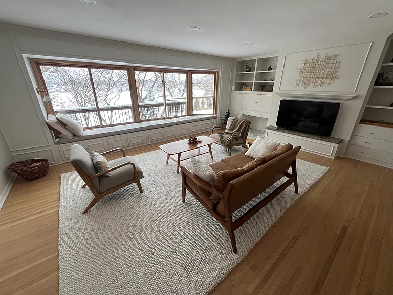 240 McCarrons Blvd N — Photo 12