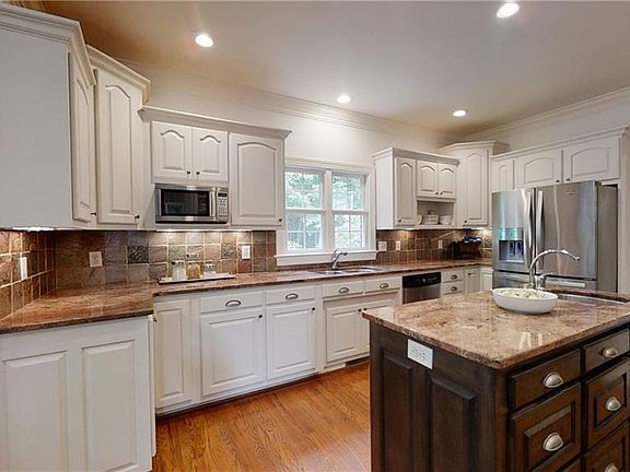 2nd image of 1511 Weatherwood Dr