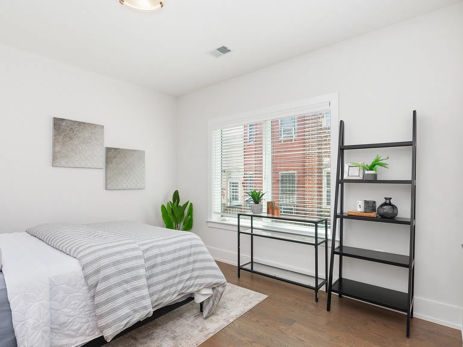 2 bed, 1065 sqft, $3,200 — Photo 4