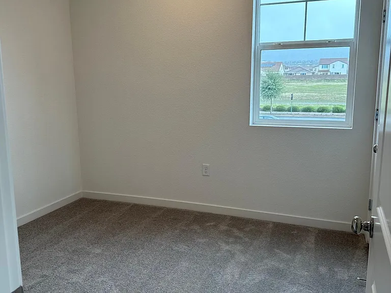 4405 Neptune Cir — Photo 13