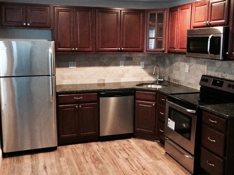 Pembroke Apartments — Photo 1