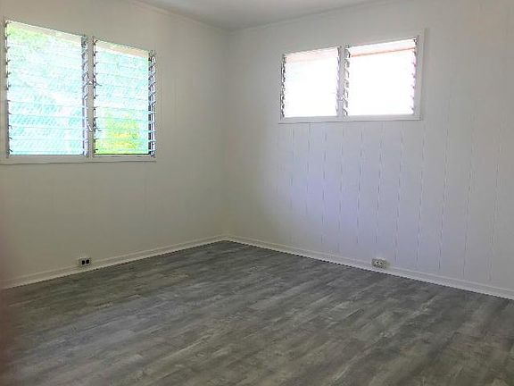 4th image of 3850 Salt Lake Blvd