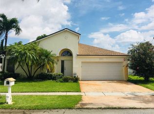 9641 Boulder St, Miramar, FL 33025