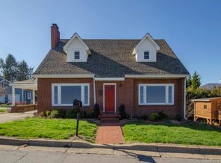 46 Pennsylvania Ave, Canton, NC 28716