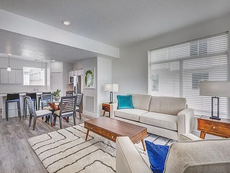 Coventry Townhomes — Photo 9