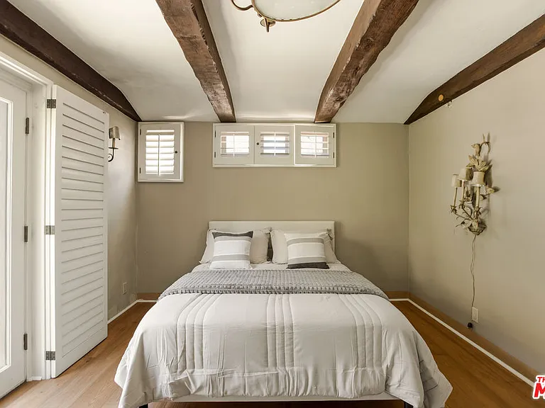 1407 N Beverly Dr — Photo 32