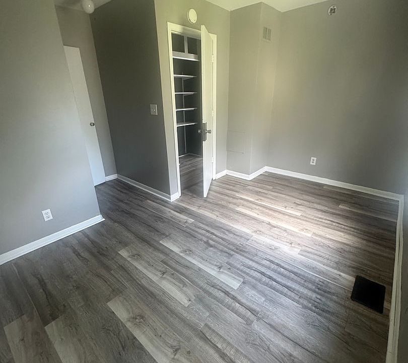 2nd image of 915 W Powers St APT 2
