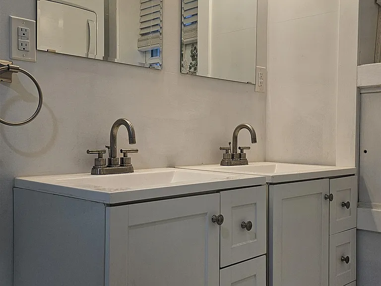 213 Mallory Ave #1 — Photo 9