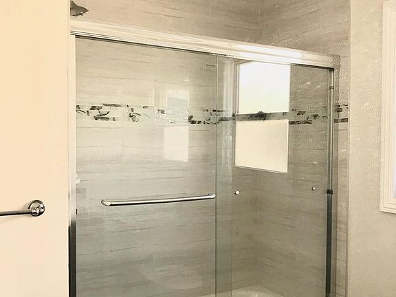 4th image of 3320 W Hellman Ave