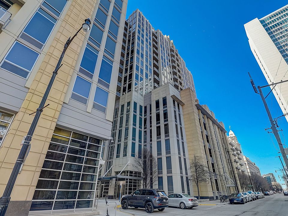 1st image of 720 N Larrabee St APT 1703