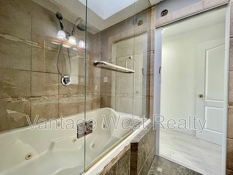 240A Wallace Rd — Photo 31