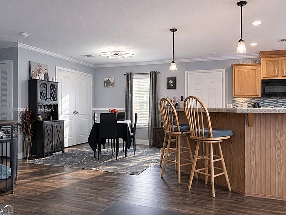 5th image of 53 Beaver Run Rd