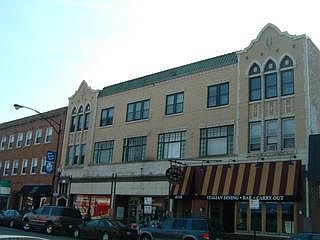 1st image of 6714 N Northwest Hwy #206